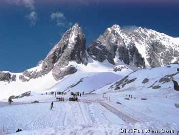 玉龍雪山滑雪場圖片