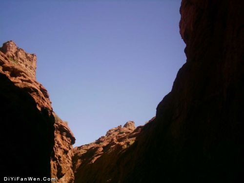 天山神秘大峽谷圖片