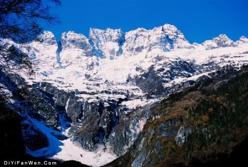 夢魂深處的梅里雪山圖片