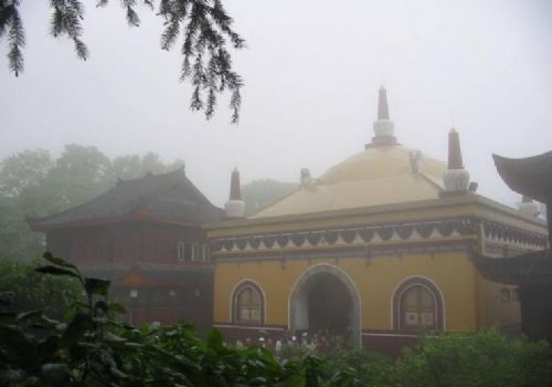 四川峨嵋萬年寺圖片