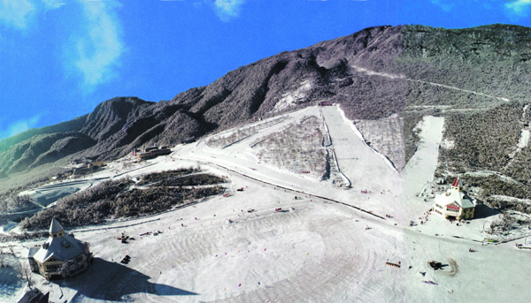 西嶺雪山圖片