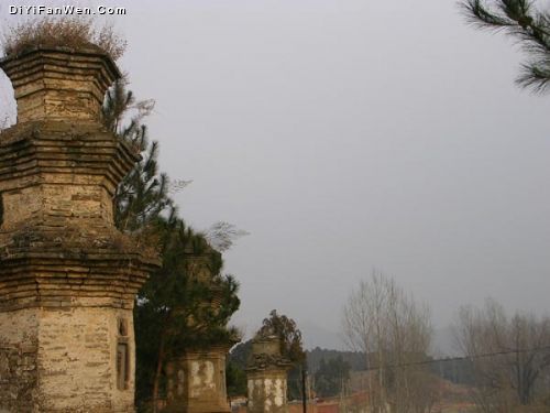 南召石人山南麓旅遊區丹霞寺景區圖片
