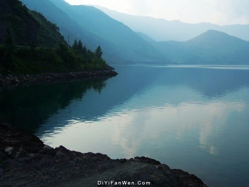高山湖泊：馬湖圖片